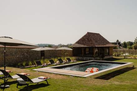 piscine clos des martines, Location de Maisons Haut de Gamme · Sleek House · Normandie